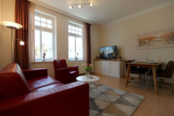 Unclassified image, 1 of 9, button