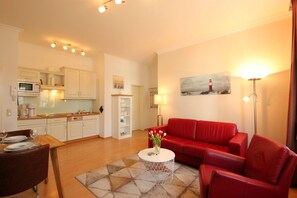 Unclassified image, 4 of 9, button