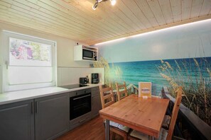 Unclassified image, 5 of 9, button