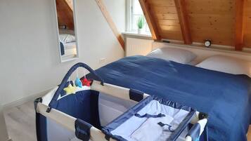 2 habitaciones, cuna de viaje, wifi y ropa de cama