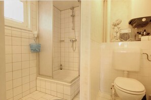 Unclassified image, 4 of 8, button - Binz Bungalows 2, Germany (Binz)