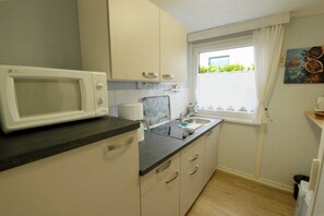 Fridge, microwave, dishwasher, coffee/tea maker - Binz Bungalows 2, Germany (Binz)