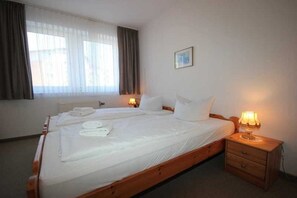 Unclassified image, 3 of 9, button - House Anna - 90474, Germany (Binz)