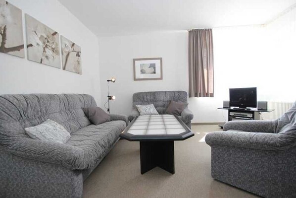 Unclassified image, 1 of 9, button