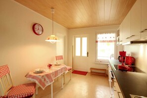 Refrigerador, microondas, horno y lavavajillas 