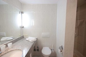 Unclassified image, 3 of 10, button