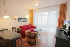 Unclassified image, 4 of 10, button