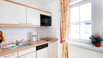 Kühlschrank, Mikrowelle, Geschirrspüler