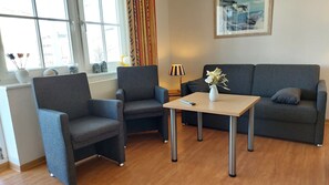 Unclassified image, 2 of 16, button