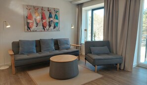 Unclassified image, 5 of 17, button