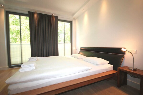 Imagen sin descripción, 1 de 9, botón