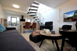 Unclassified image, 3 of 15, button