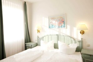 Unclassified image, 3 of 10, button