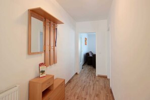 Unclassified image, 4 of 14, button - House Meinert - 90650 - Tom (Binz)