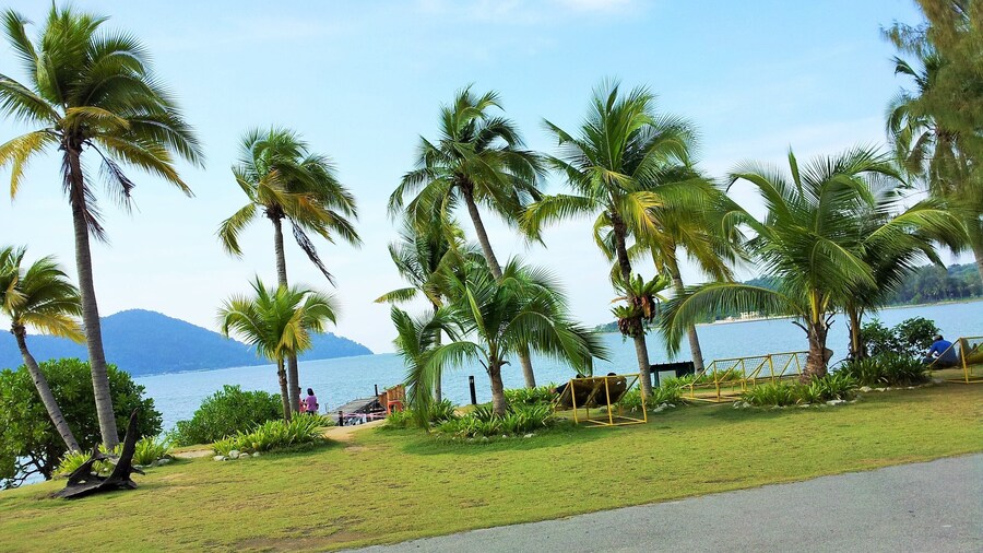 Dindings Pantai Desair Apartment By DPD