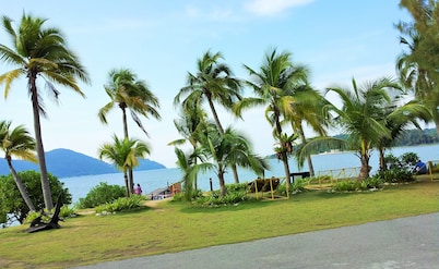 Dindings Pantai Desair Apartment By DPD