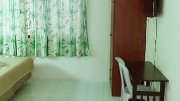 Appartement Panoramique, 3 chambres | Ameublement personnalisé, bureau, rideaux occultants