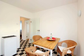 Unclassified image, 4 of 13, button