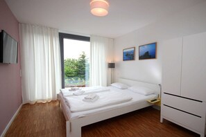 Unclassified image, 4 of 21, button