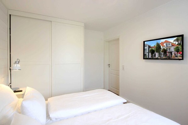 3 bedrooms, in-room safe, WiFi