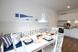 Unclassified image, 4 of 10, button