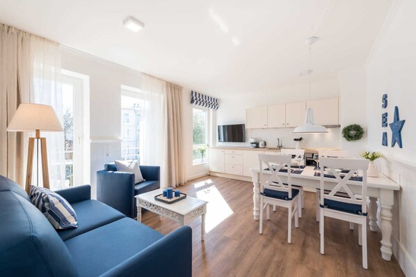 Unclassified image, 1 of 10, button