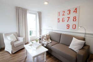 Unclassified image, 4 of 11, button