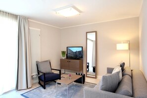 Unclassified image, 4 of 16, button