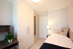 3 Schlafzimmer, Zimmersafe, Schreibtisch, Reisekinderbett