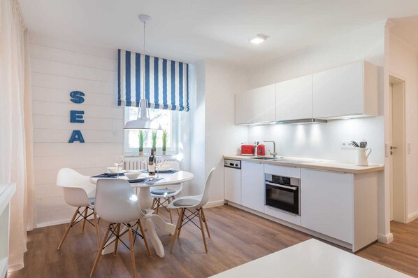 Unclassified image, 1 of 9, button