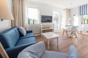 Unclassified image, 4 of 9, button