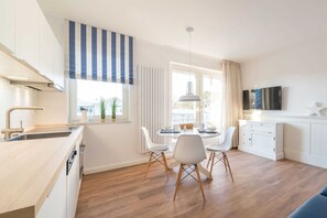 Unclassified image, 4 of 10, button