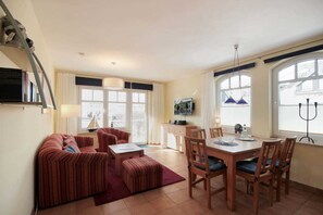 Unclassified image, 2 of 10, button