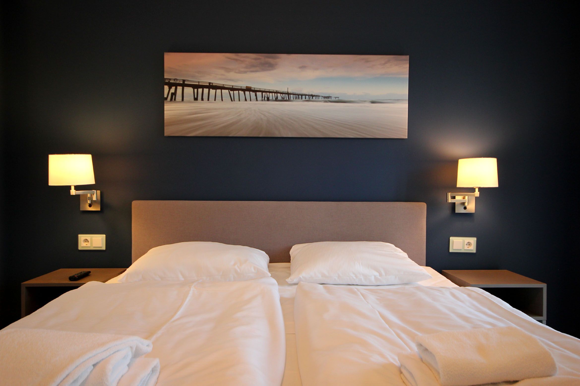 3 bedrooms, in-room safe, desk, WiFi