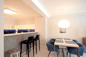 Unclassified image, 3 of 12, button