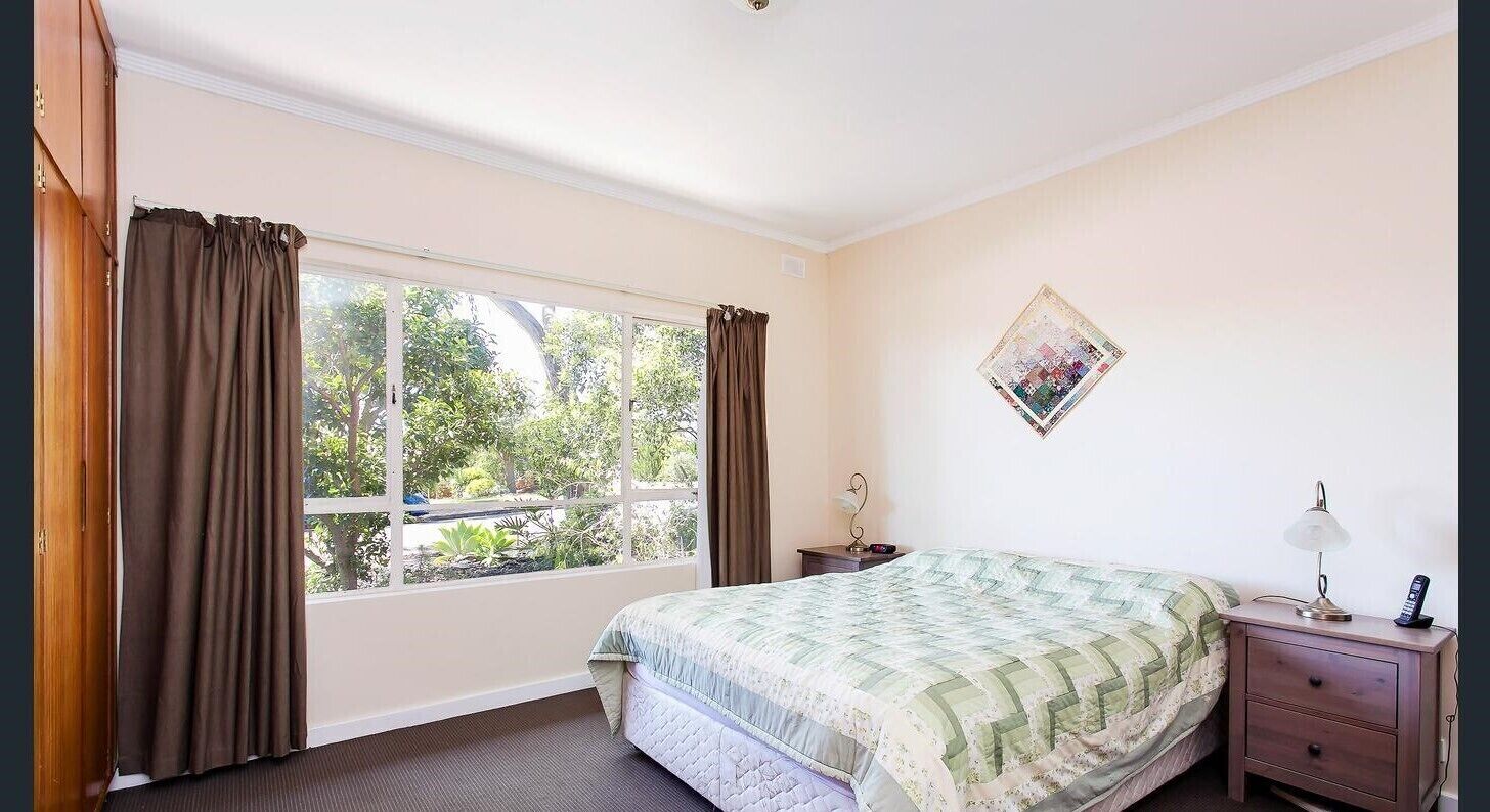 18 + people large grouphouse