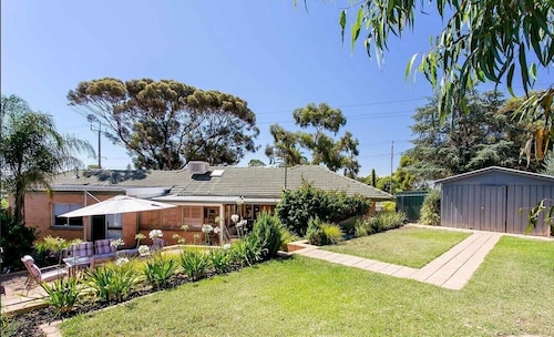 18 + people large grouphouse