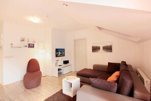 Unclassified image, 4 of 9, button