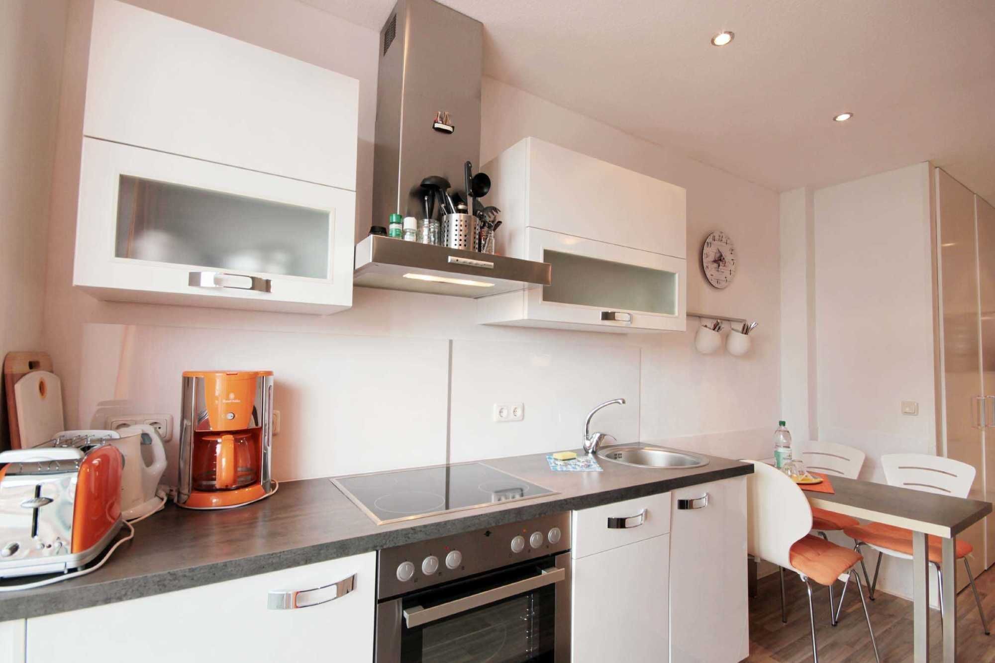 Fridge, oven, dishwasher, coffee/tea maker