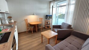 Unclassified image, 2 of 12, button