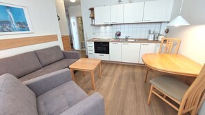 Unclassified image, 5 of 12, button