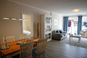 Unclassified image, 5 of 12, button