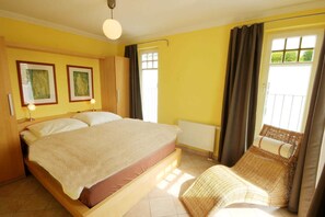 Unclassified image, 5 of 9, button