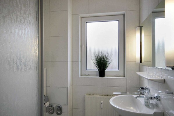 Unclassified image, 1 of 8, button