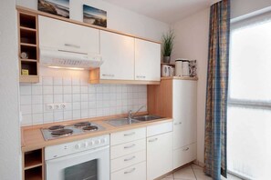 Fridge, oven, coffee/tea maker, electric kettle