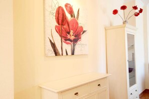 Unclassified image, 5 of 9, button