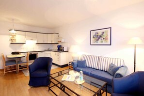 Unclassified image, 3 of 12, button