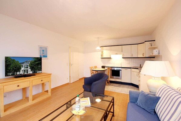 Unclassified image, 1 of 12, button