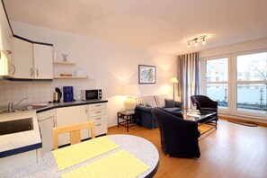 Réfrigérateur, micro-ondes, four, lave-vaisselle