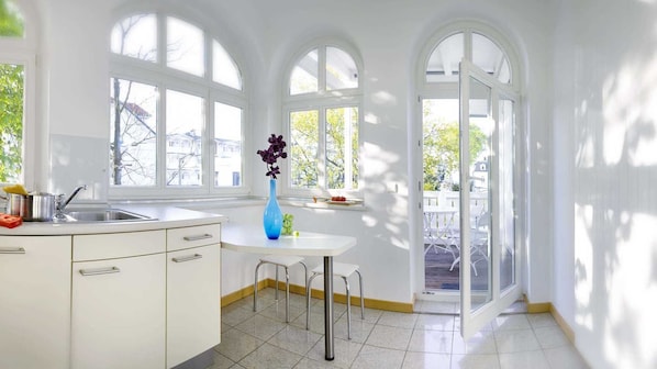 Køleskab, mikrobølgeovn, ovn, opvaskemaskine